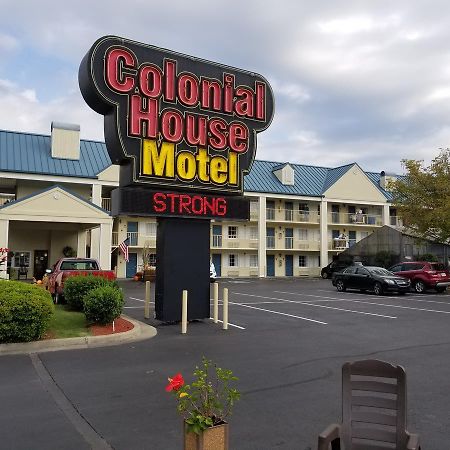 Colonial House Motel Пиджен Фордж Екстериор снимка