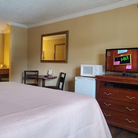 Colonial House Motel Пиджен Фордж Екстериор снимка