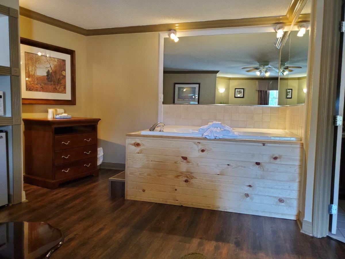 Colonial House Motel Пиджен Фордж Екстериор снимка