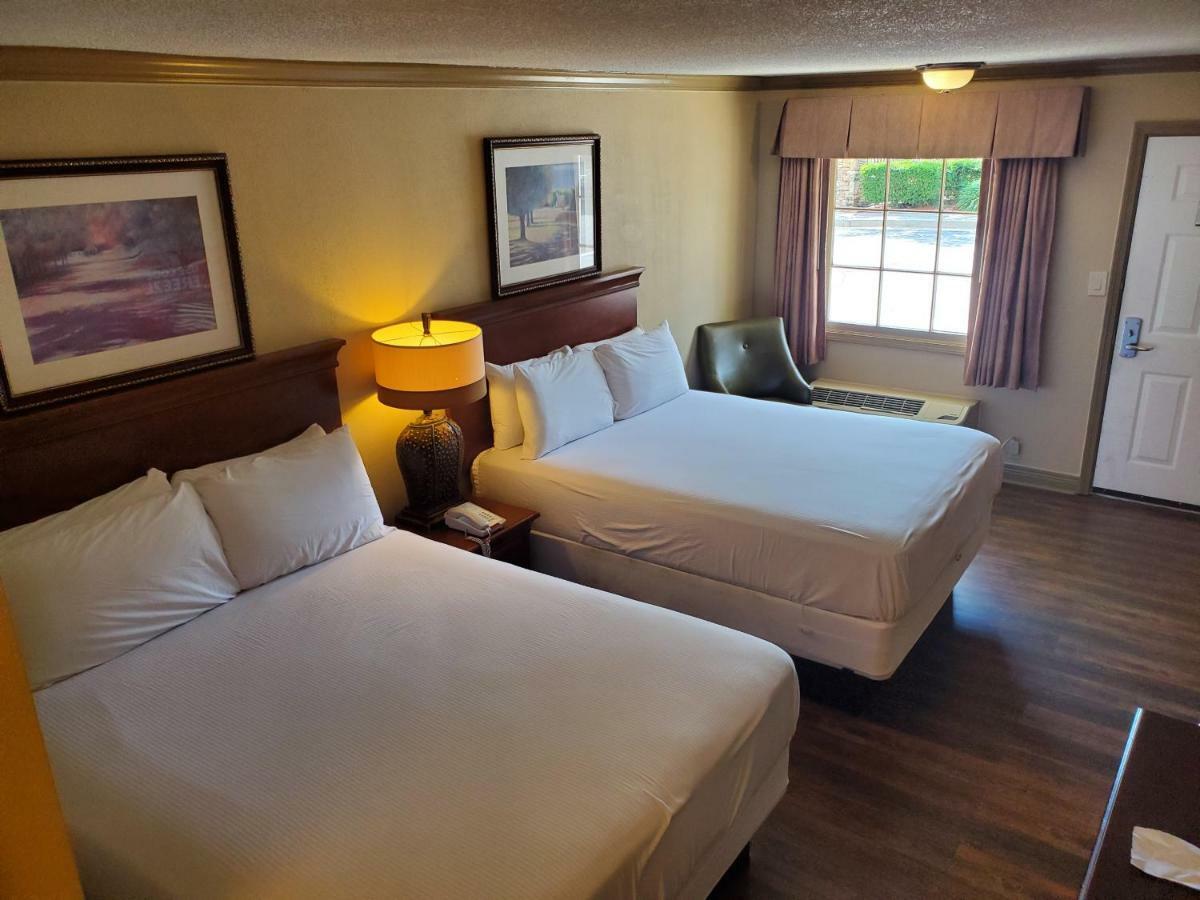Colonial House Motel Пиджен Фордж Екстериор снимка