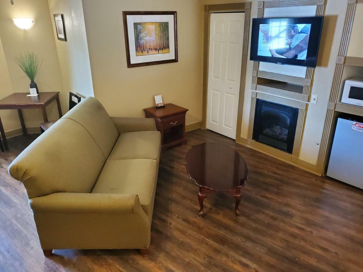 Colonial House Motel Пиджен Фордж Екстериор снимка