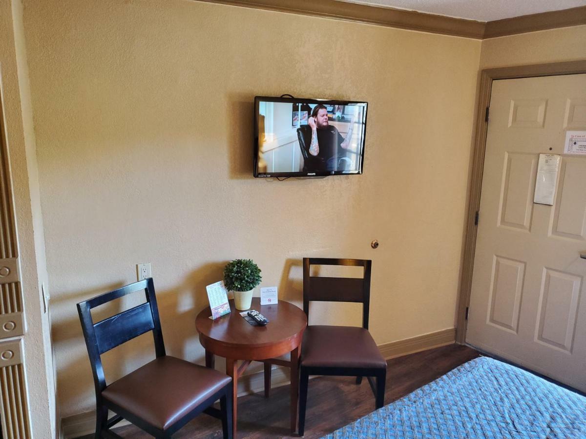 Colonial House Motel Пиджен Фордж Екстериор снимка