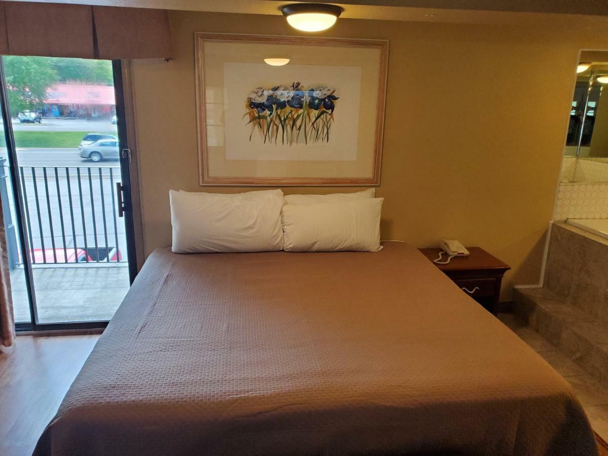 Colonial House Motel Пиджен Фордж Екстериор снимка