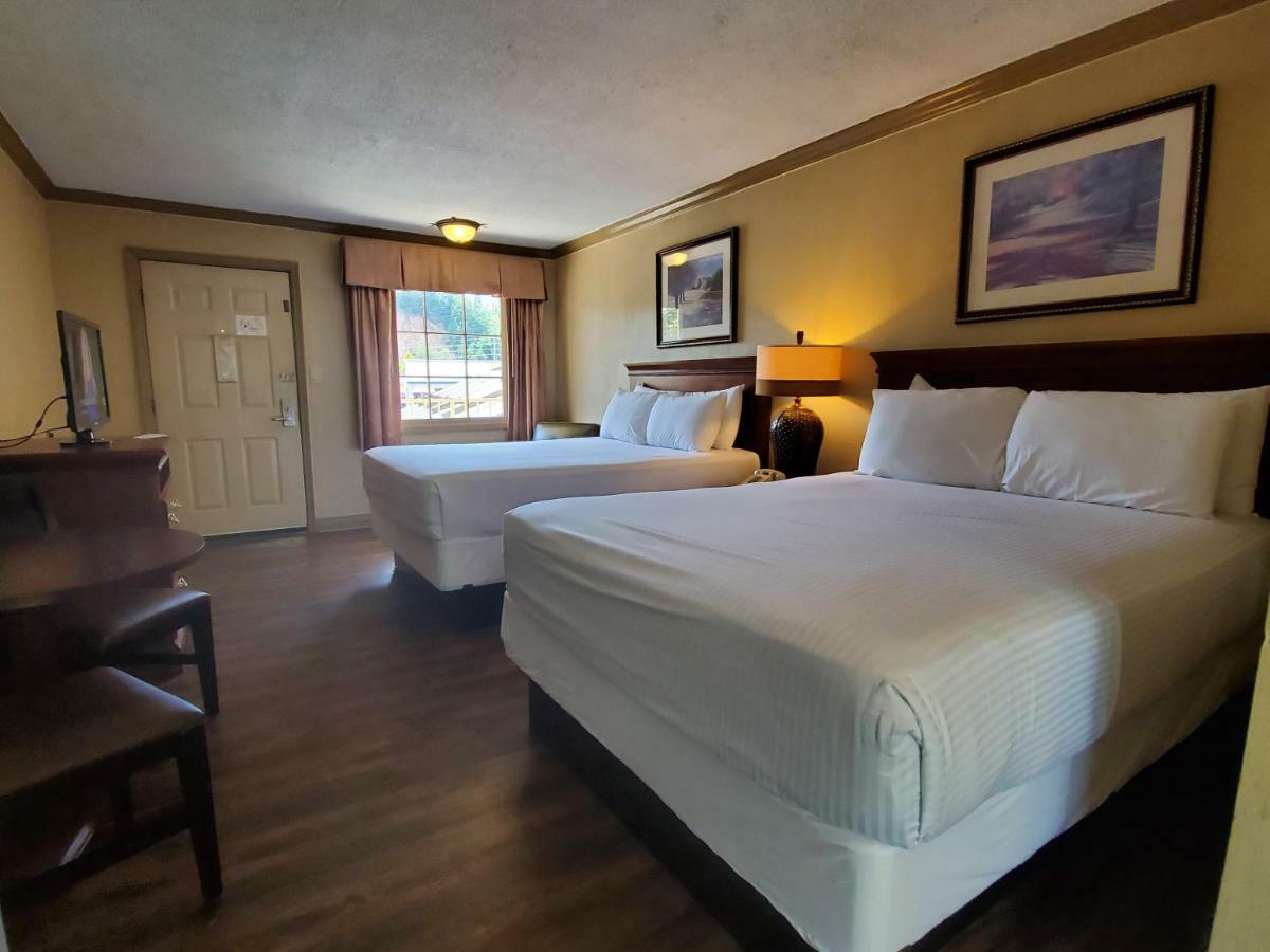 Colonial House Motel Пиджен Фордж Екстериор снимка