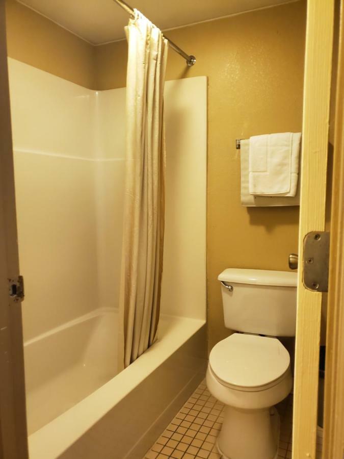 Colonial House Motel Пиджен Фордж Екстериор снимка